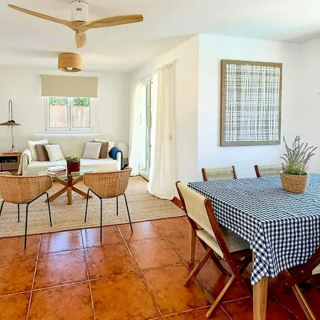 Vakantiehuis With Pool Near Beaches In Menorca *